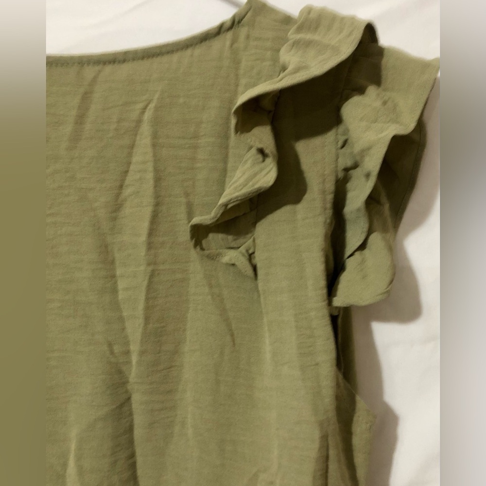 Sein Sleeveless Ruffle Blouse Size Large olive Green Top Shirt Blouse - Picture 3 of 8